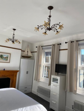 Cosy 2 Bedroom House -2023, 2024 &2025 award winner!